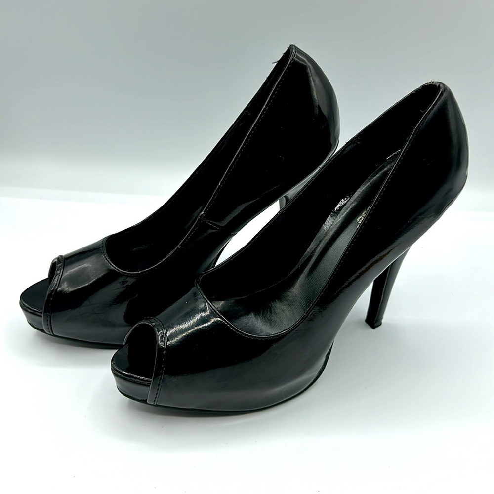 Charlotee Russe Black Pumps | Size 7